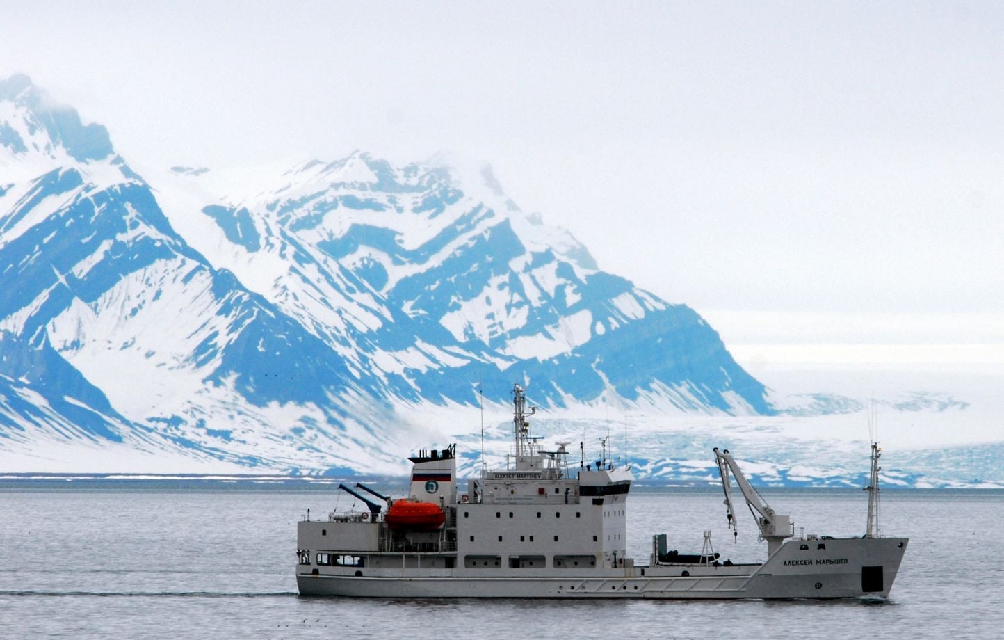 La route maritime de l'Arctique : enjeu commercial et géopolitique.