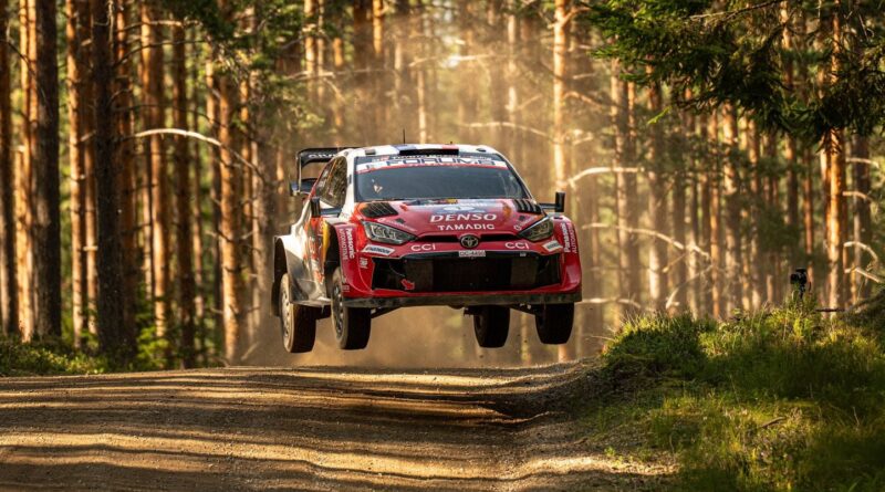 Le copilote de Sébastien Ogier évoque la sortie de route en Finlande : « ses yeux ne clignaient plus »