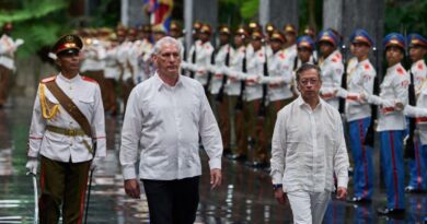 Le président colombien appelle à la solidarité mondiale pour Cuba menacée d'invasion américaine.