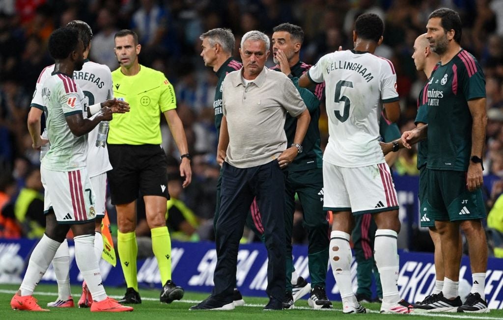 Le Real Madrid triomphe sur le gong, Mourinho politique dans son coaching.