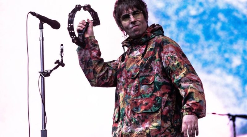 Liam Gallagher dément les rumeurs d'un concert d'Oasis à Glastonbury en 2027.