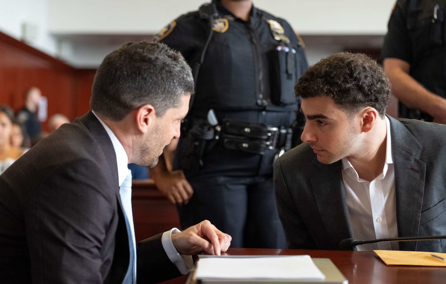 Luigi Mangione, face à la prison à vie, va plaider coupable.