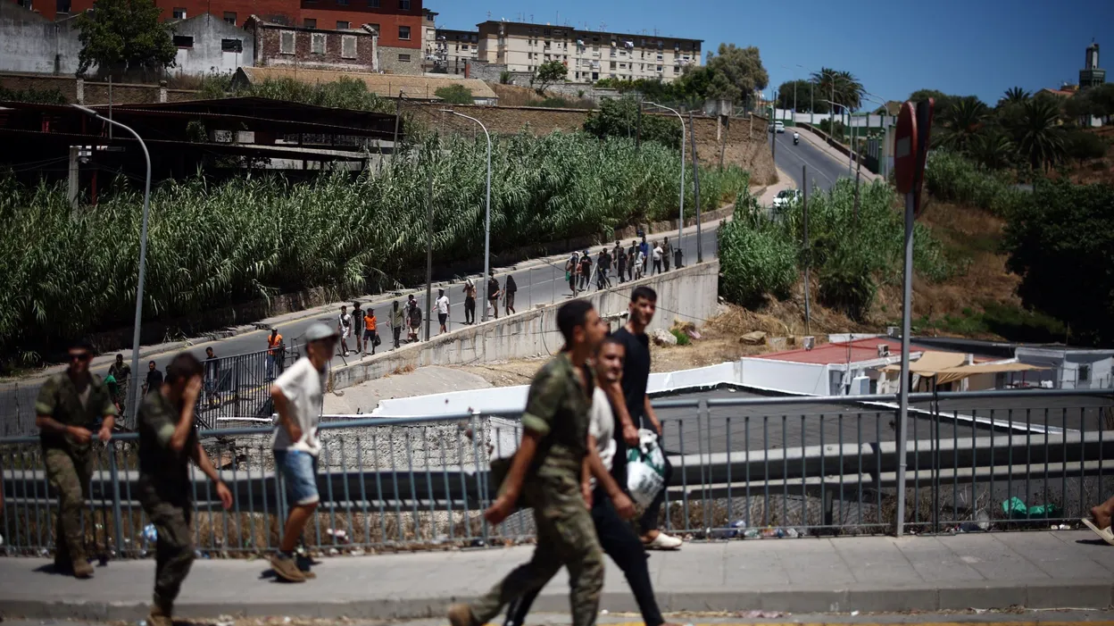 Madrid met en garde Rome : rétorsion si contrôles frontières à Ceuta persistent.