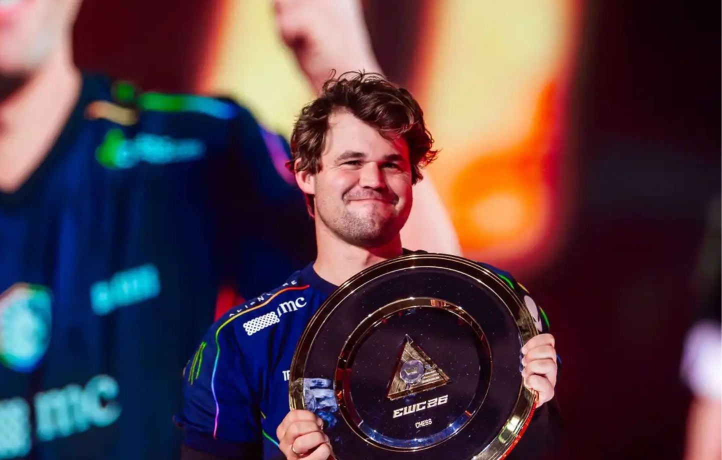Magnus Carlsen : légende des échecs et plus grand maître international.