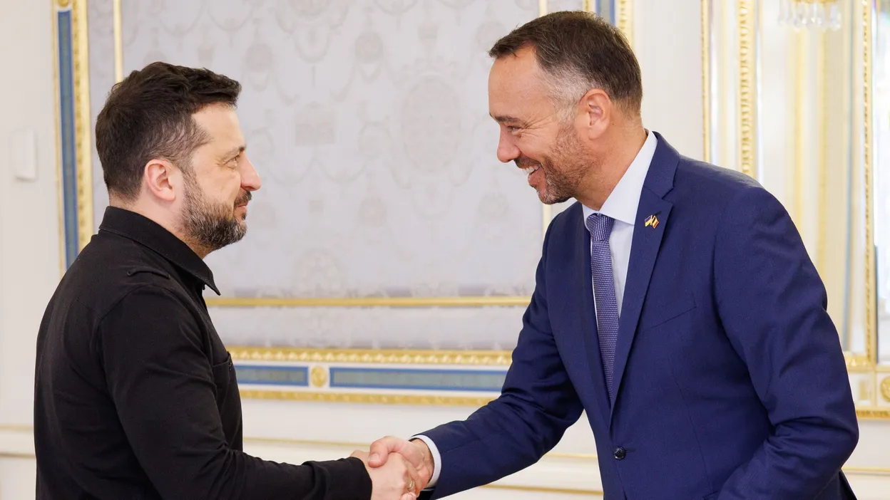 Maxime Prévot en Ukraine : visite du ministre des Affaires étrangères à Tchernihiv