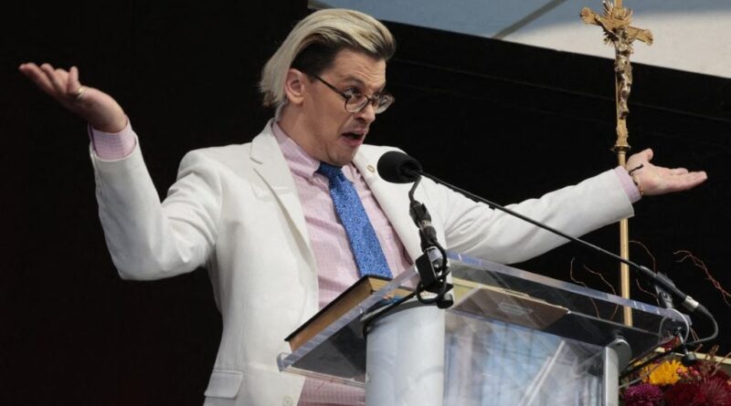 Milo Yiannopoulos, polémiste britannique, arrêté par la police américaine de l’immigration.