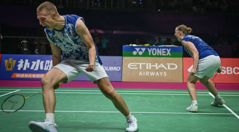 Mondiaux de badminton : « On vit un moment historique » après deux médailles d’or pour le bad français