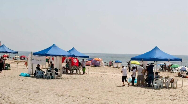 Nabeul : les enfants participent au nettoyage de la plage Saqqala