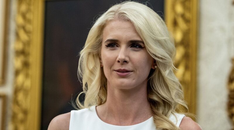 Natalie Harp, l'assistante de Donald Trump, soudainement sous les projecteurs.