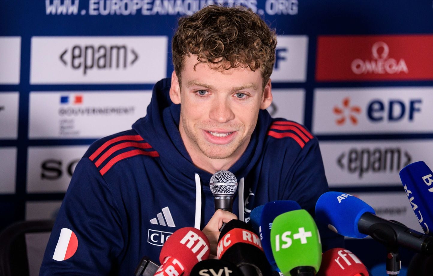 Natation : Léon Marchand « très déçu » de ne pas alléger son menu