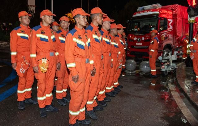 Népal : Images catastrophiques suite aux inondations meurtrières