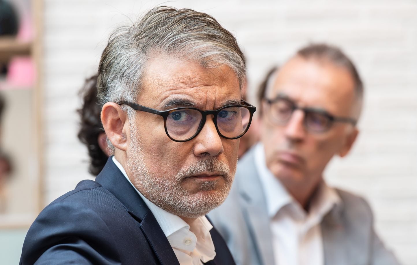 Olivier Faure du PS critique Macron « s’amusant en jet ski pendant la canicule »