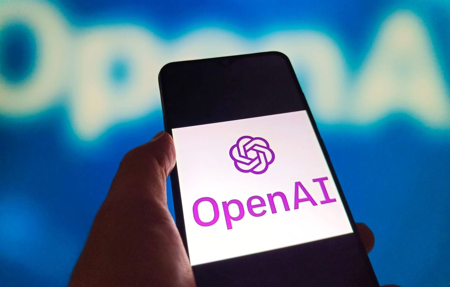OpenAI lance une version de ChatGPT pour adolescents malgré les critiques