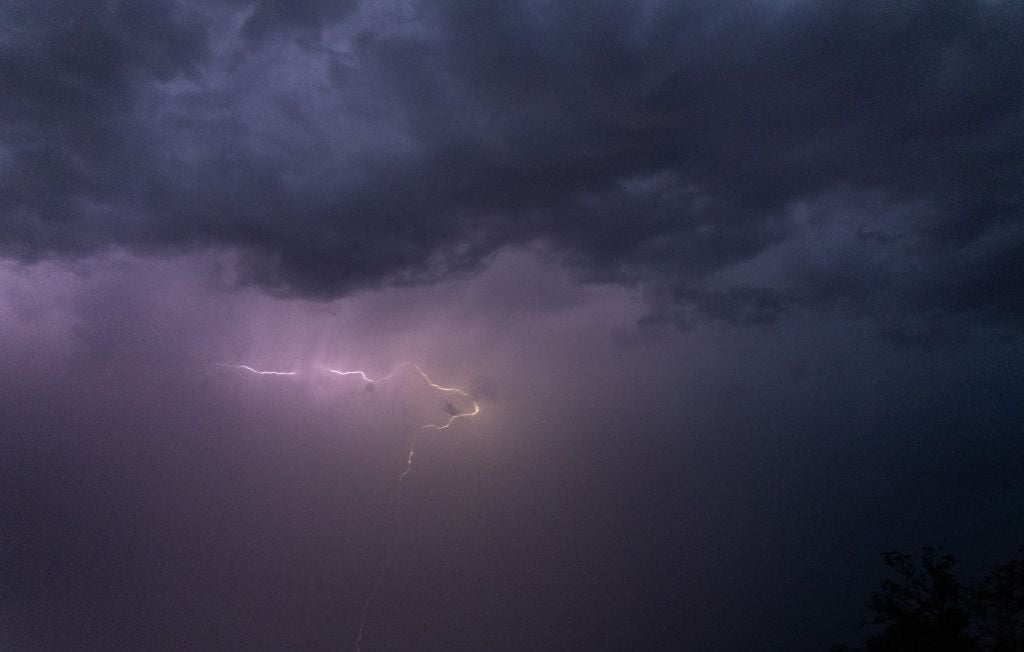 Orages et intempéries : 18 départements en alerte orange, grêle et vents violents.