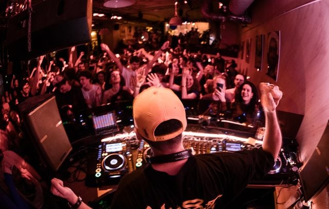 Où faire la fête à Paris : croisières, soirées et apéros disco ?