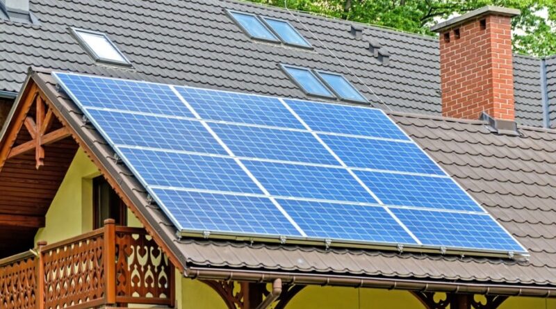 Panneaux solaires en France : moins chers, mais moins vendus.