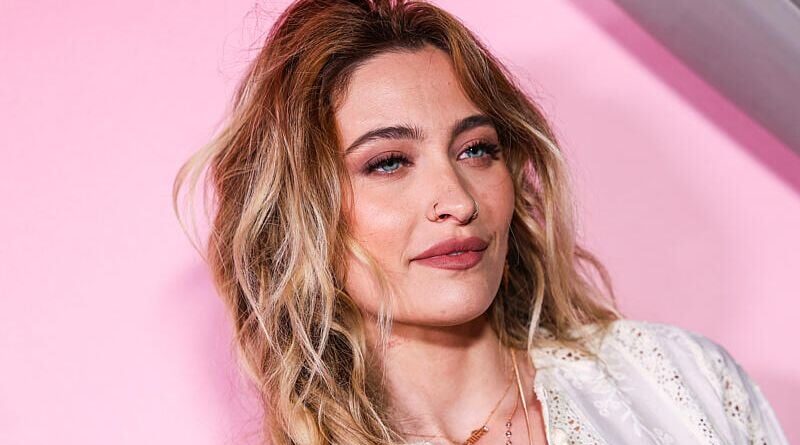 Paris Jackson explique les raisons de sa rupture avec Justin Long en 2022.