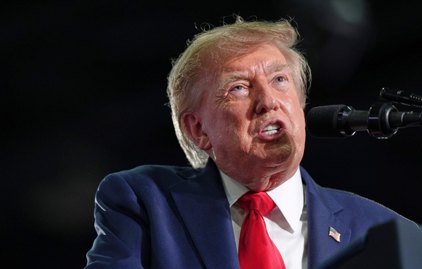 Pas d'accord entre le Canada et les États-Unis, Trump impose 50 % de droits de douane.