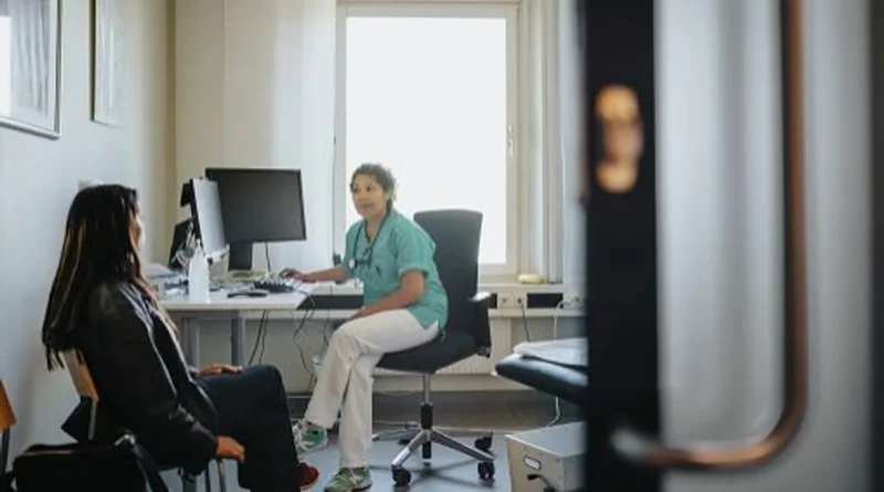 Pénurie de médecins : stratégies pour attirer plus de généralistes.