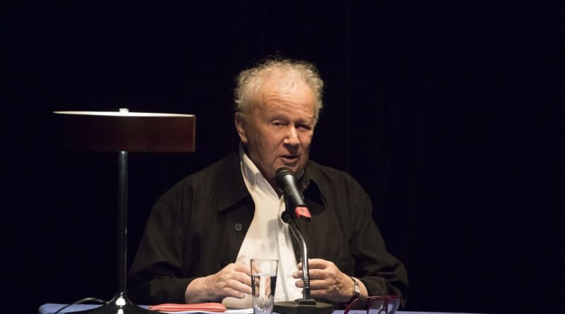 Philippe Bouvard, journaliste et animateur radio, décède à 96 ans.