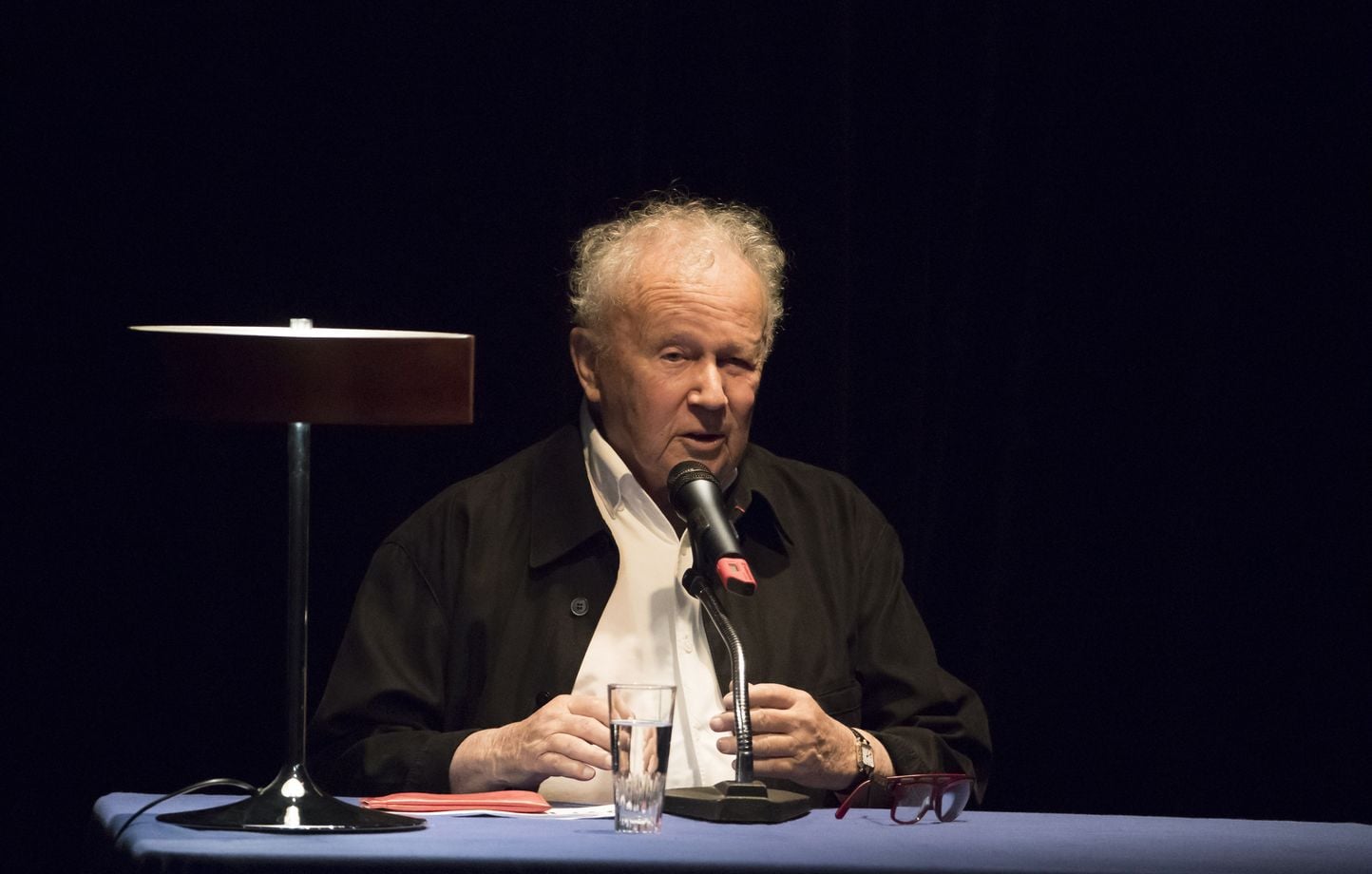 Philippe Bouvard, journaliste et animateur radio, décède à 96 ans.