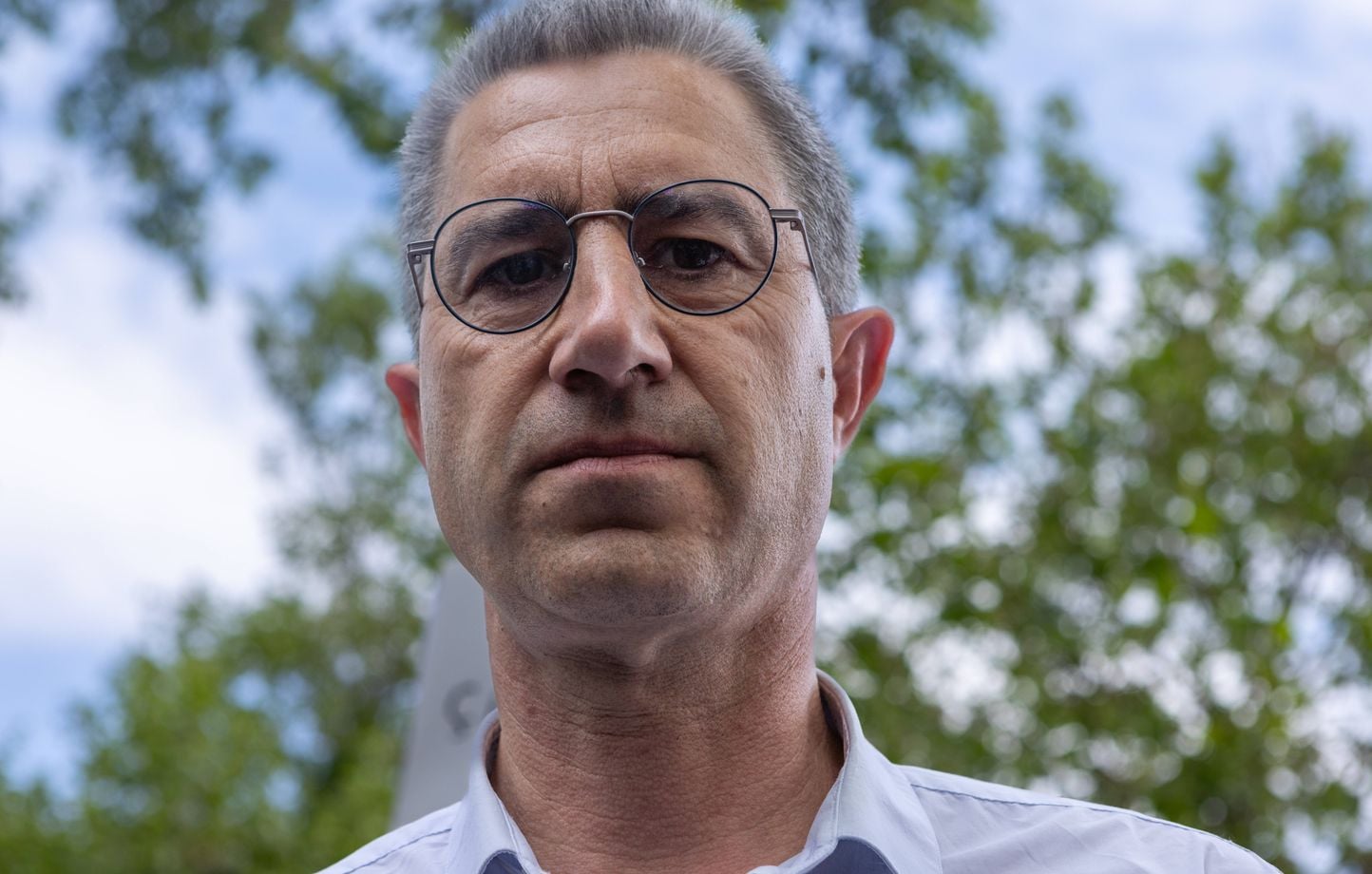 Présidentielle 2027 : François Ruffin mène une campagne en stop surprenante
