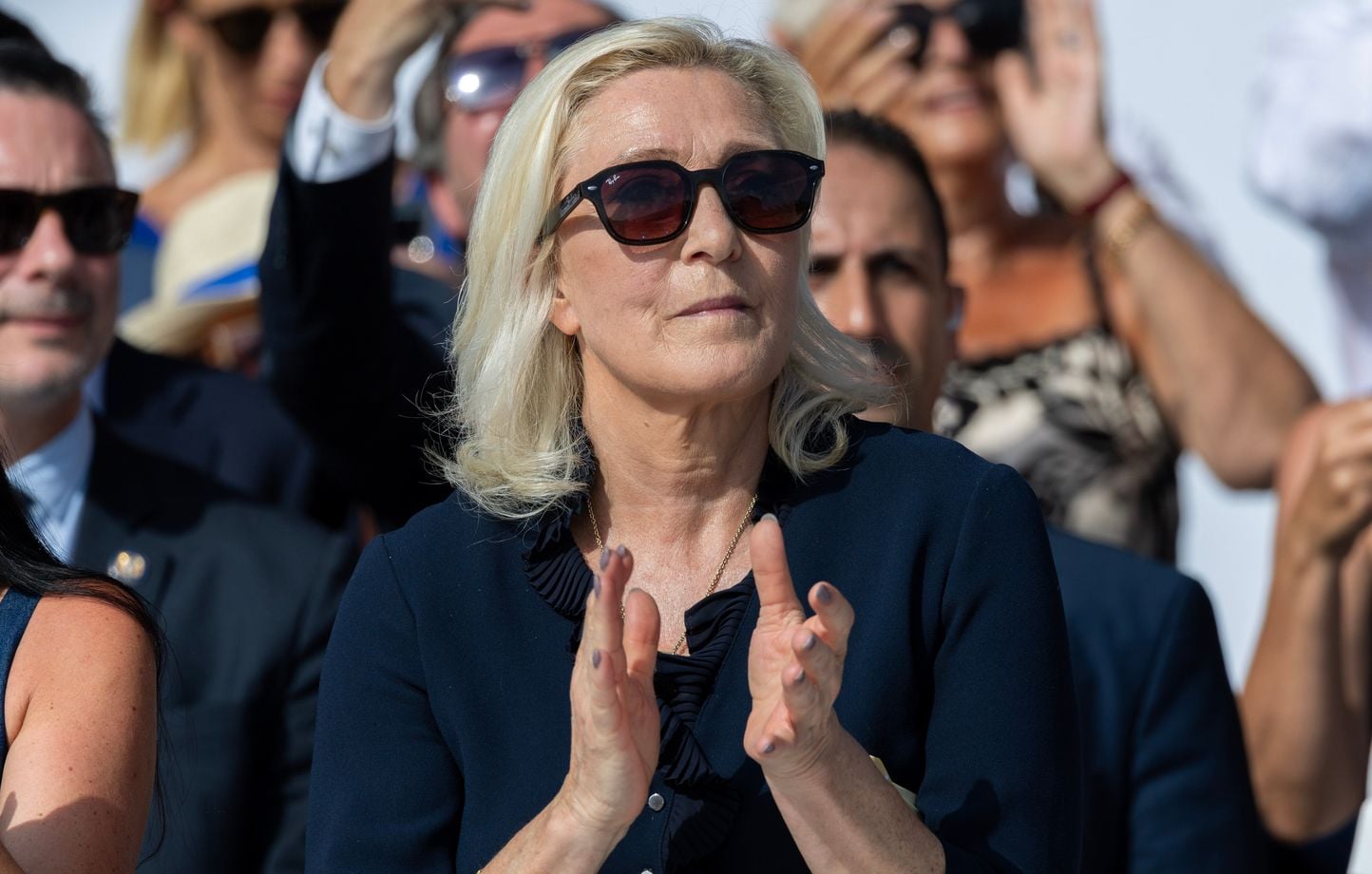 Présidentielle 2027 : Marine Le Pen reste en tête des sondages, Mélenchon baisse