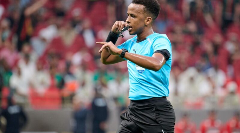 PSG - Aston Villa : Découverte d'Omar Artan, l'arbitre de la Supercoupe d'Europe.