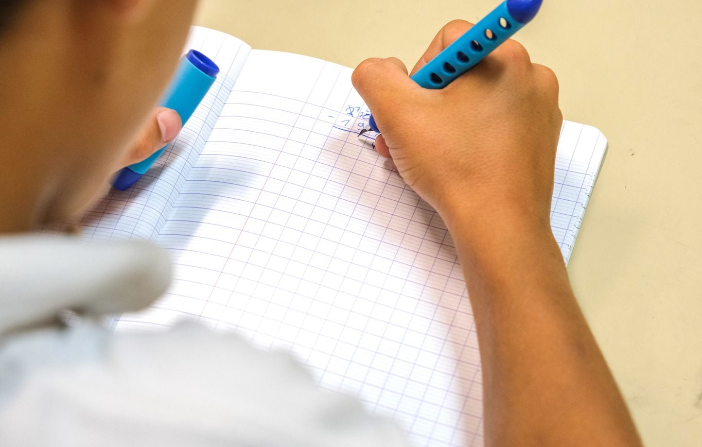 Rentrée scolaire : Pourquoi demande-t-on encore aux élèves d'acheter un stylo à plume ?