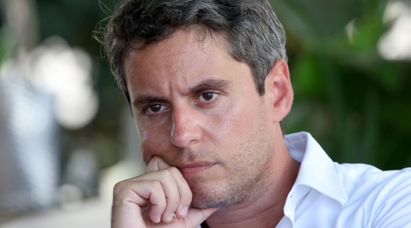 Réseaux sociaux interdits aux moins de 15 ans : Gabriel Attal demande un référendum.