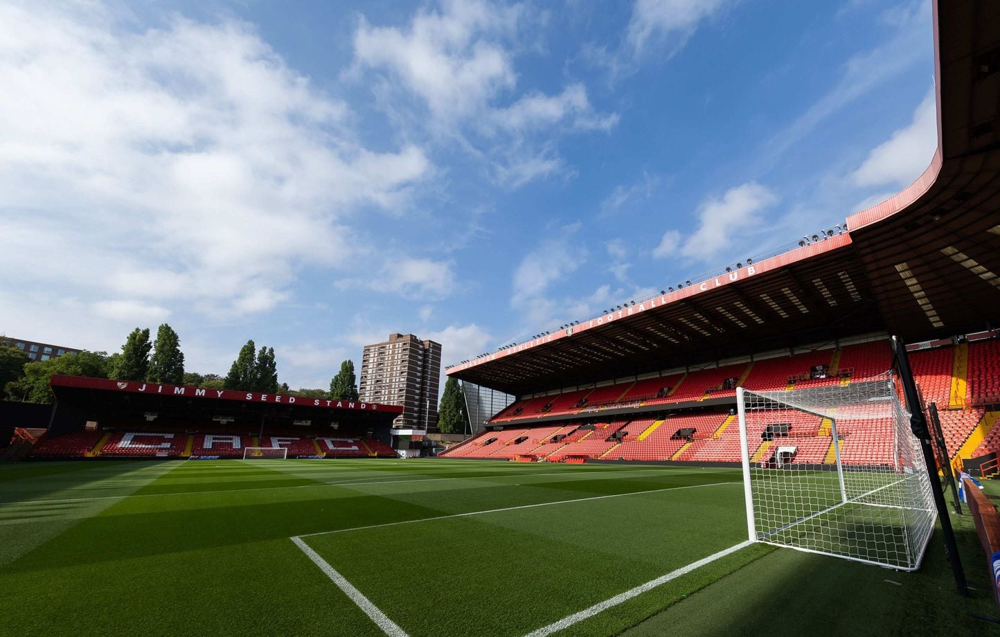 Royaume-Uni : Cadavre découvert au stade de Charlton, chute suspectée