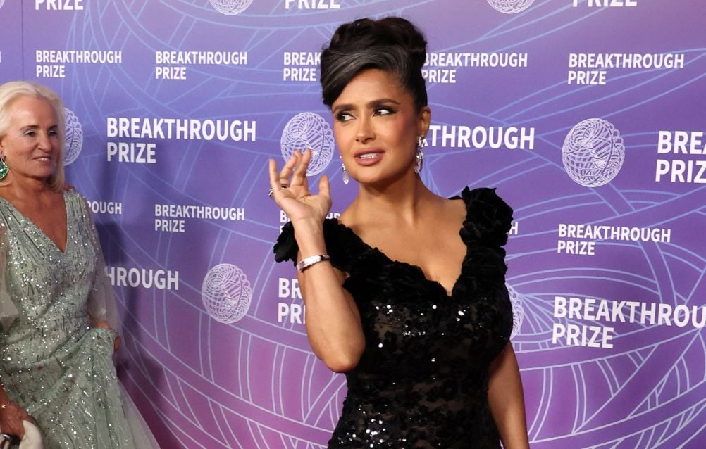 Salma Hayek devient grand-mère à 59 ans : un prénom français pour son petit-fils.
