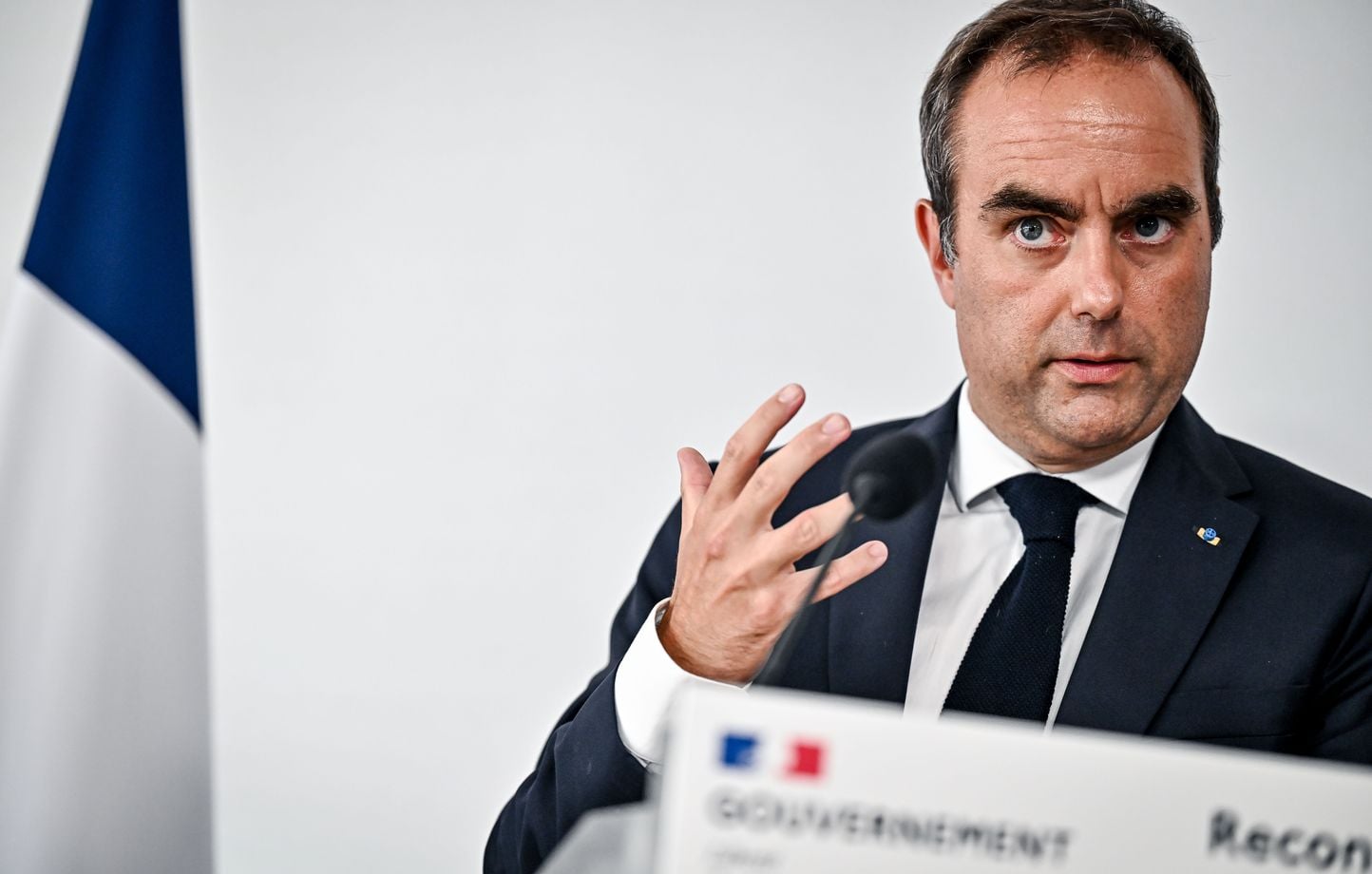 Sébastien Lecornu à Mayotte un an et demi après le cyclone Chido