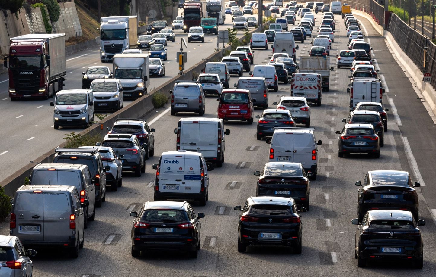 Sécurité routière : Prévisions des bouchons et solutions pour samedi.