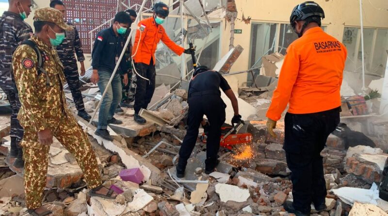 Séismes en Indonésie : des milliers d’évacués sans aide d’urgence