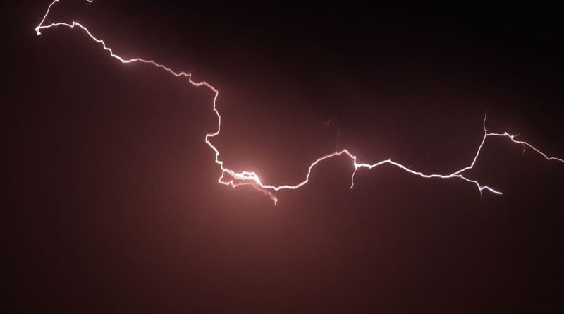 Seize départements du sud en vigilance orange pour orages.