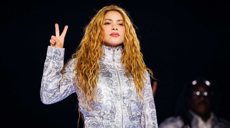 Shakira recrée une photo culte de 1997 pour une marque d'imprimante
