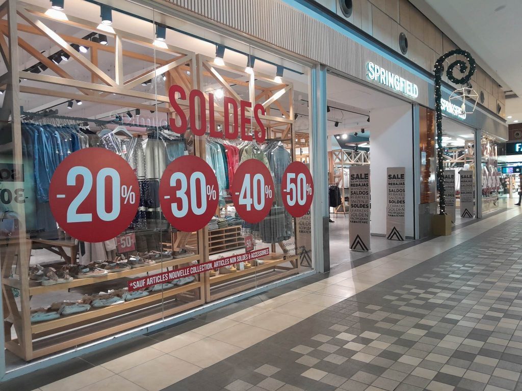Soldes d'été : Démarrage morose à cause de la canicule et des vacances