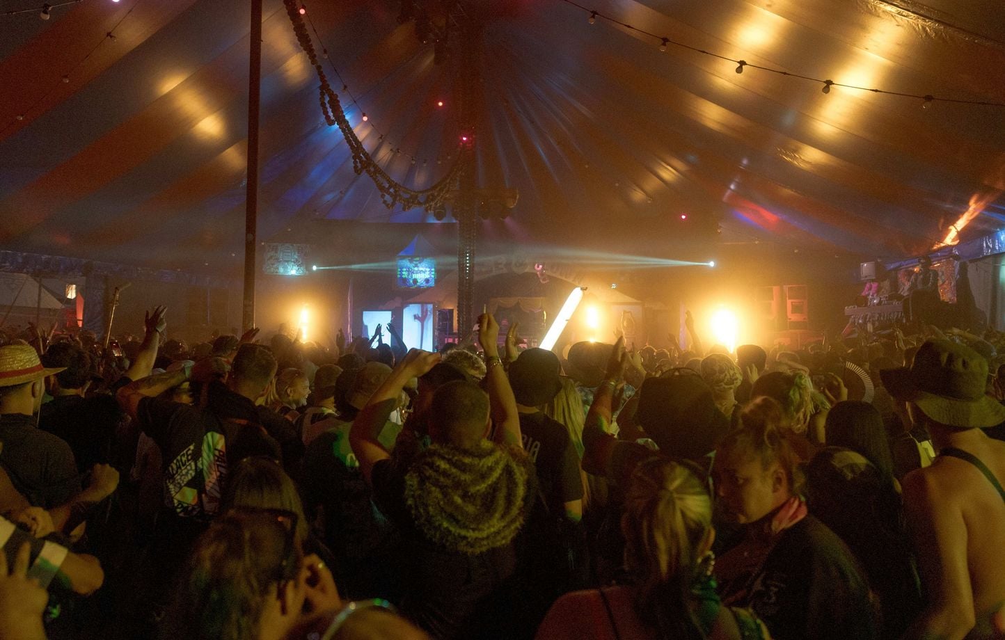 Suisse : Fusillade lors d’une rave party, une femme tuée, auteurs recherchés
