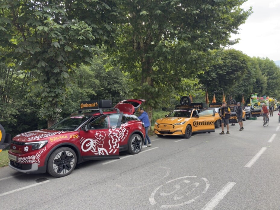 Suivi de la caravane du Tour de France : 170 km en voiture électrique sans panne