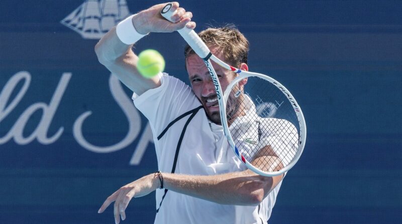 Tennis : Daniil Medvedev s'emporte et est éliminé dès le premier tour