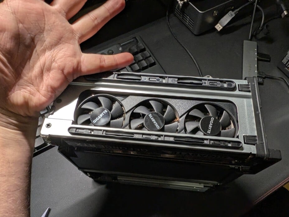 Test du Minisforum MS-03 : Panther Lake, triple 10 GbE et slot PCIe pour GPU