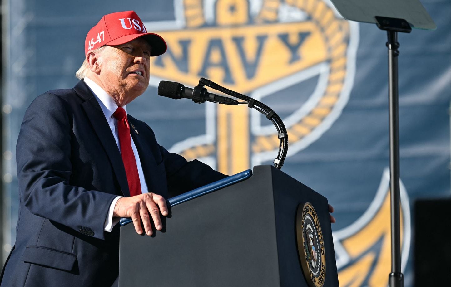 Trump écarte les inquiétudes sur l’équipage du porte-avions Abraham Lincoln aux États-Unis