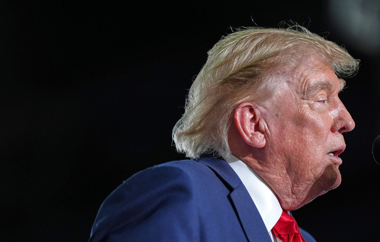 Trump impressionne lors d'une course automobile inédite à Washington