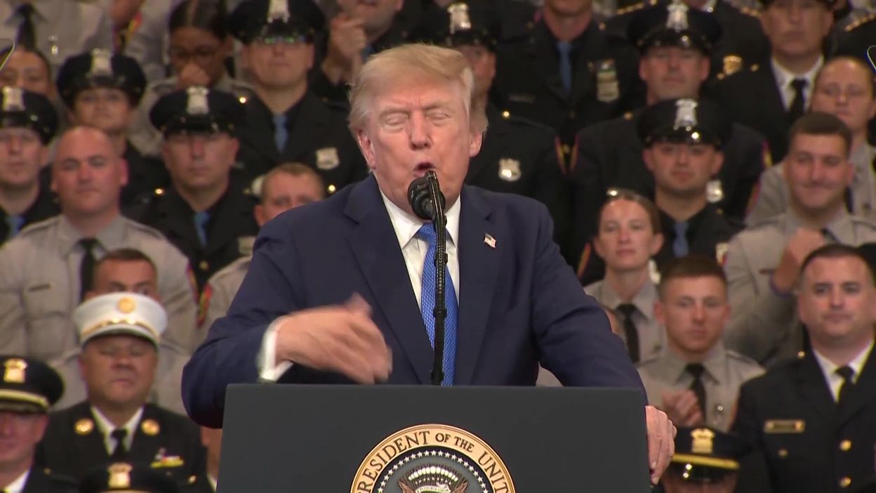 Trump promet de faire du détroit d’Ormuz un "territoire des Etats-Unis" après la défaite de l’Iran.