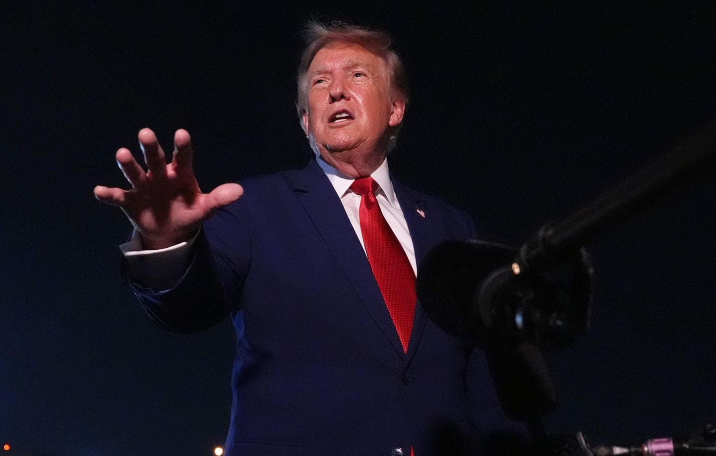 Trump saisit la Cour suprême pour relancer les travaux de la salle de bal de la Maison-Blanche aux États-Unis.