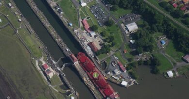 Un navire sud-coréen paie une somme astronomique pour le canal de Panama.