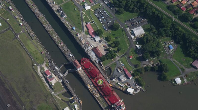 Un navire sud-coréen paie une somme astronomique pour le canal de Panama.