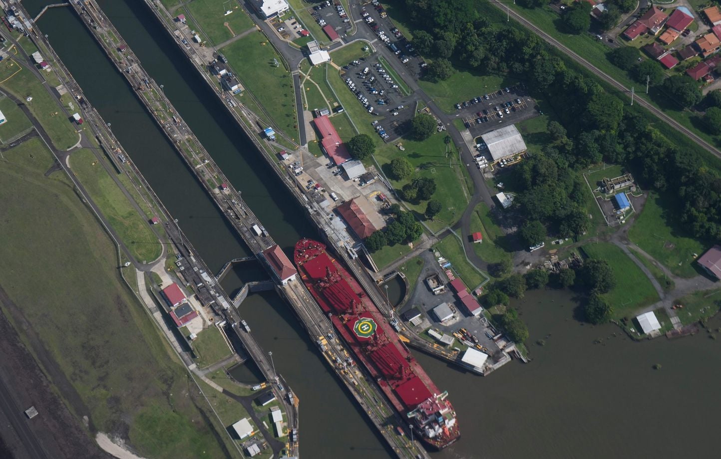 Un navire sud-coréen paie une somme astronomique pour le canal de Panama.