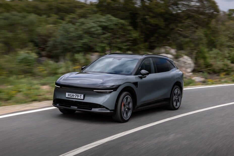 Un Zeekr 7X s'embrase hors charge : le constructeur blâme un garage non agréé.